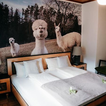 Alpakas, Lamas Und Rentiere Zum Gruenen See Grossdorf  Экстерьер фото