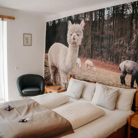 Alpakas, Lamas Und Rentiere Zum Gruenen See Grossdorf  Экстерьер фото